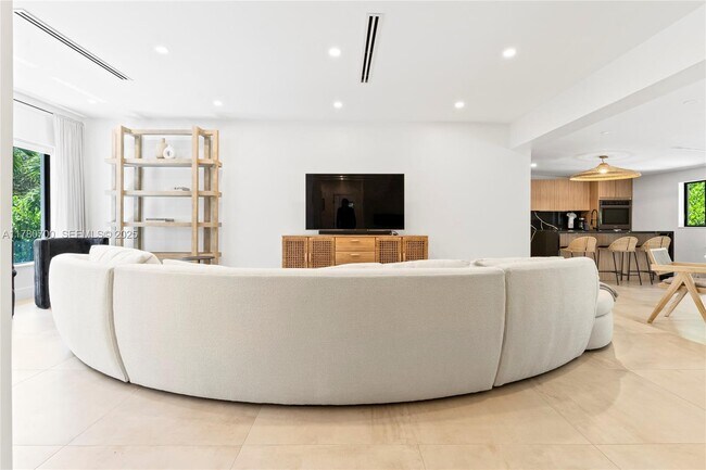 Foto del edificio - 281 NE 48th Terrace