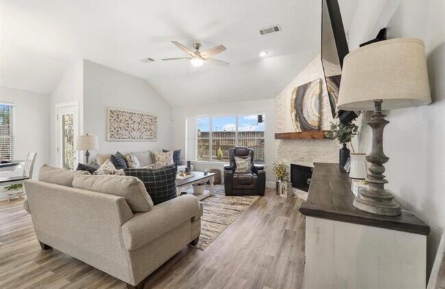 Foto del edificio - 6707 Oakbranch Manor Ln