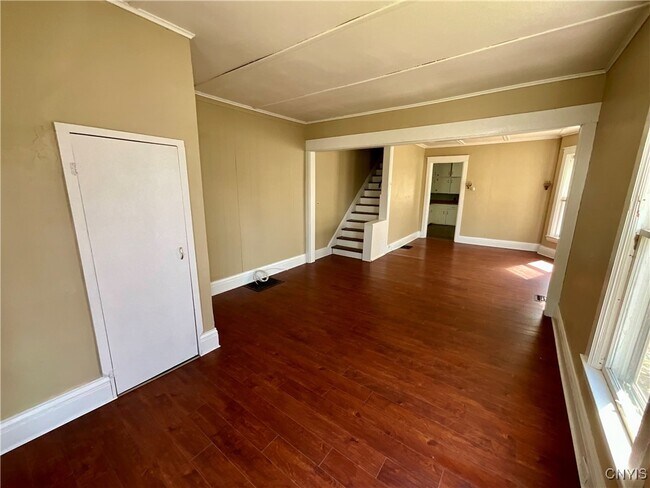 Building Photo - 106 Bishop St