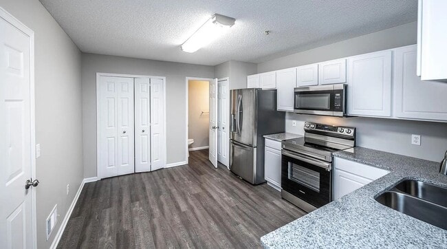 Building Photo - 8919 Ladino Cir