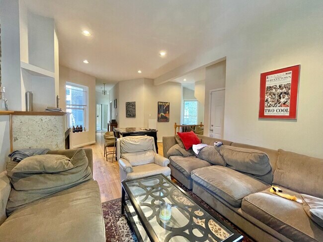 Foto del edificio - 1329 N Artesian Ave