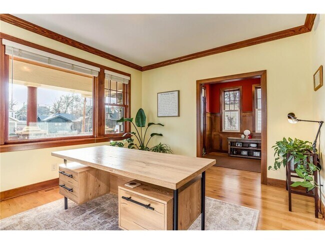 Foto del edificio - 2012 W Laurel Ave