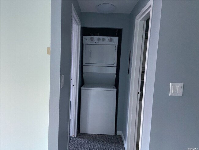 Foto del edificio - 440 W Broadway