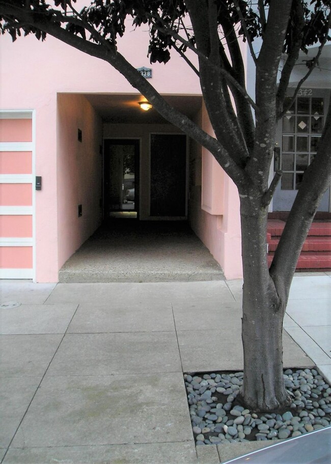 entrance - 1338 8th Ave