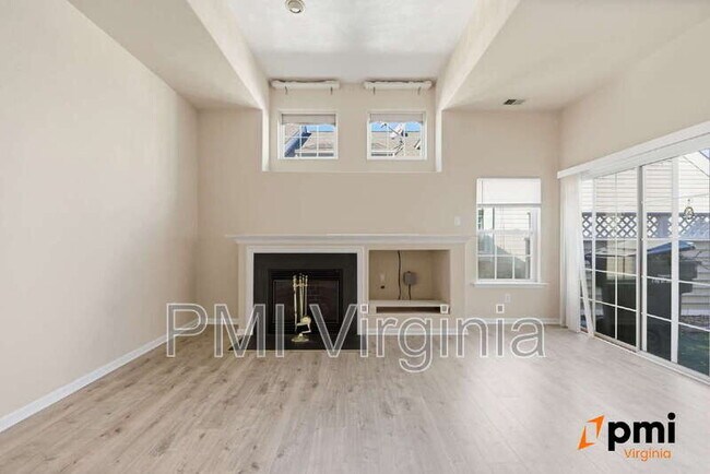 Foto del edificio - 1002 Nicklaus Dr