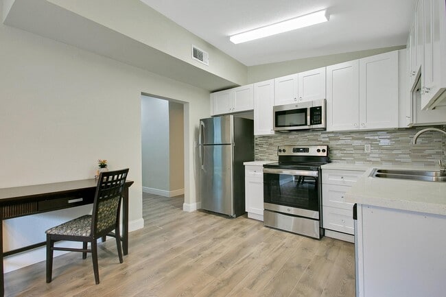 Building Photo - 5225 Van Aken Dr