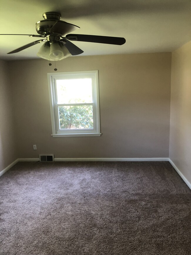 Bedroom 2 - 569 Hill Blvd