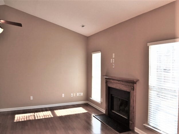 Building Photo - 403 Goldenrain Way