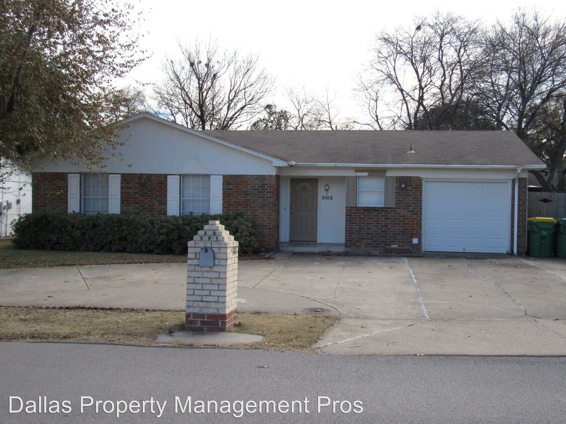 Primary Photo - 3102 Kyle Rd