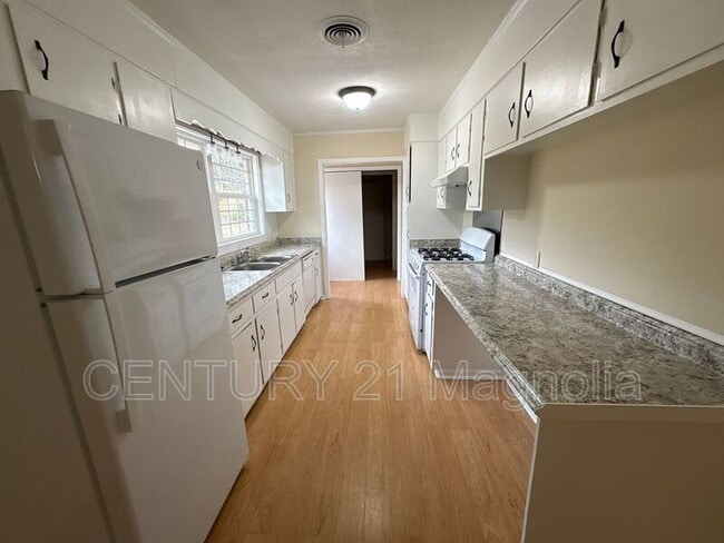 Building Photo - 500 Merrymont Dr