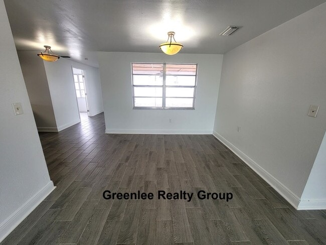 Building Photo - Updated & Spacious 3 Bedroom/2 Bath Home on a Corner Lot!