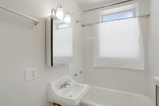 Foto del edificio - 424-424 W Melrose St