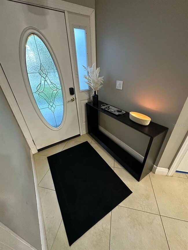 Building Photo - **FURNISHED**