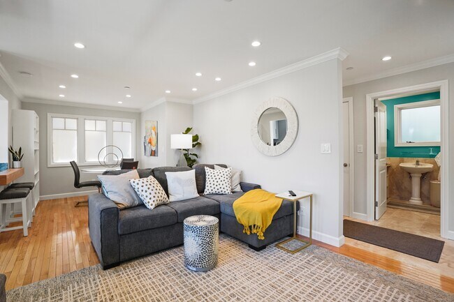 Living room, dining area behind - 503 North St