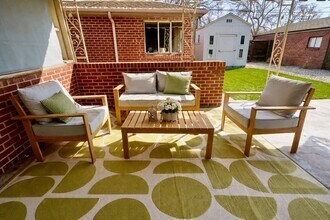 Building Photo - 1694 Willow St