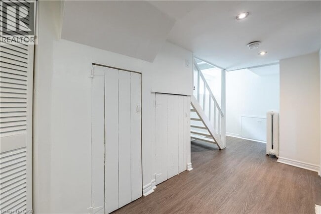 Building Photo - 11 Ottawa St S