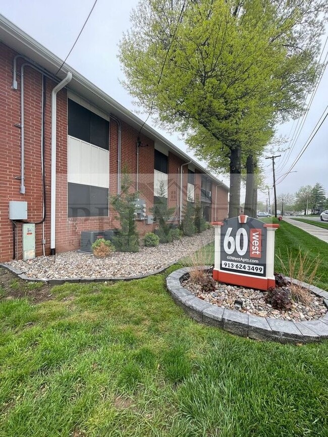 Foto del edificio - 6045 Barton Ave