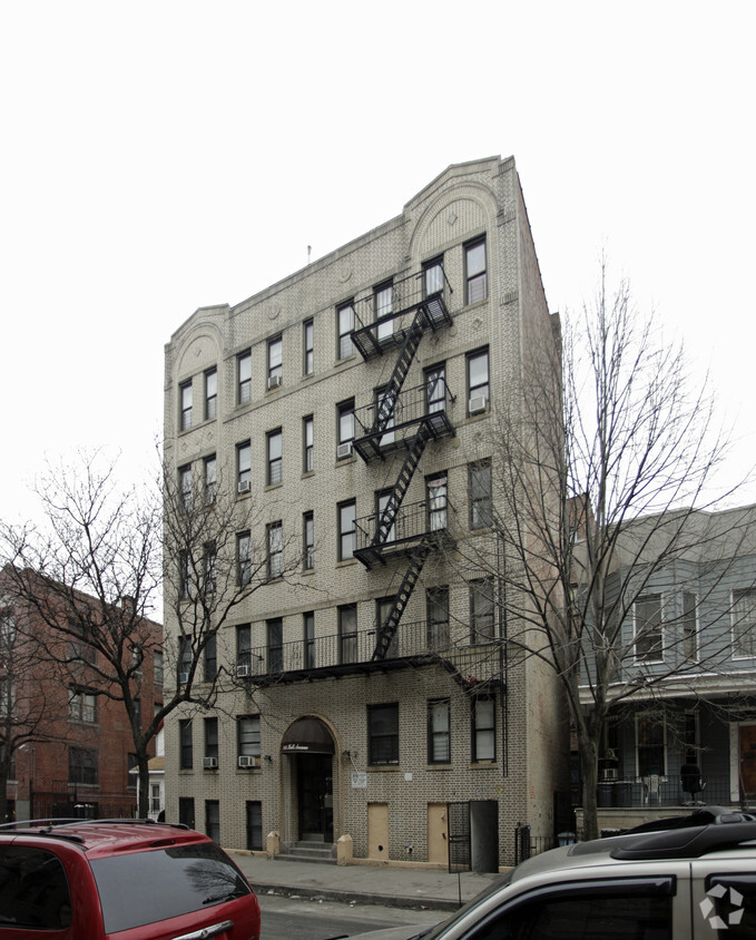 Primary Photo - 3063 Hull Ave