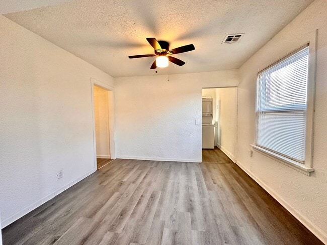 Foto del edificio - Three bedroom OKC Home