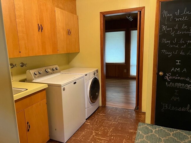 Foto del edificio - Great spacious 3-bedroom residence