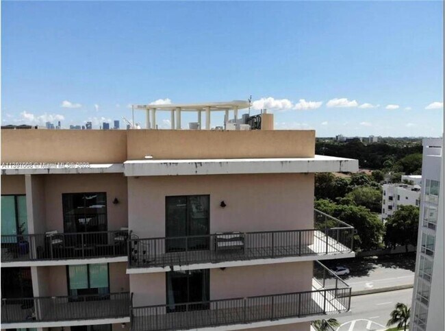 Foto del edificio - 1690 SW 27th Ave