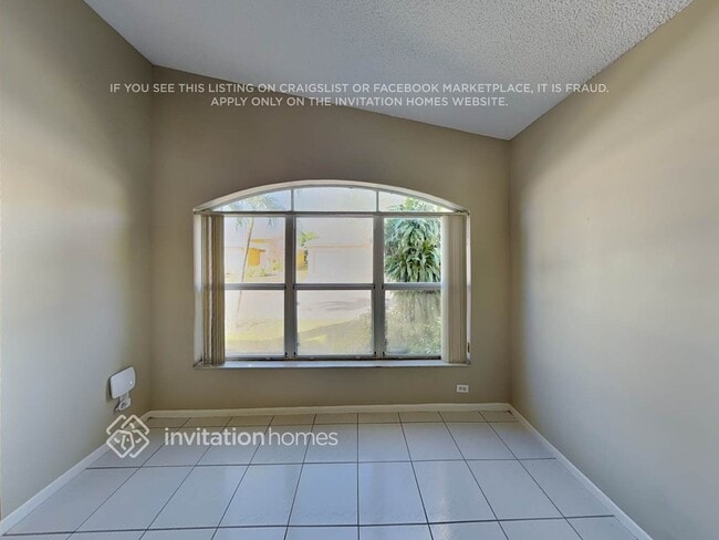 Building Photo - 1495 SW 105th Ave