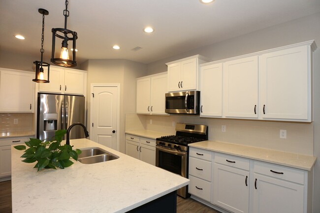Building Photo - Beautiful 4 Bedroom Carmel Home!