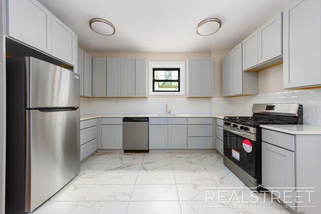Foto del edificio - Prosepct Heights Brand new 3 Bedroom 2 Bat...