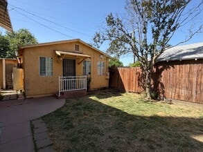 Building Photo - 415 Arvin St