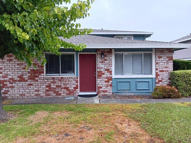 Building Photo - 2534 Coffey Ln