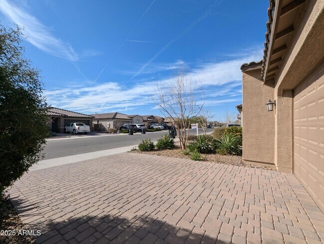 Foto del edificio - 4827 S 117th Ave