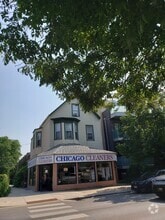Building Photo - 1435 W Diversey Pkwy