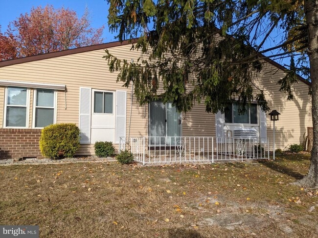 Building Photo - 1 Stonybrook Ct