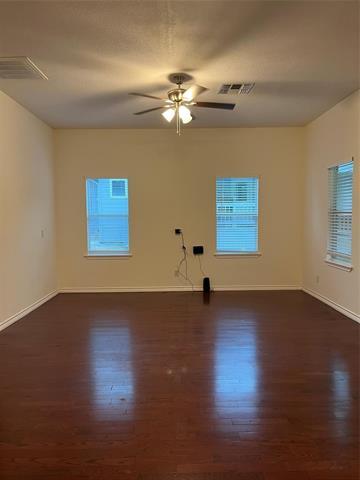 Foto del edificio - 12046 Center St