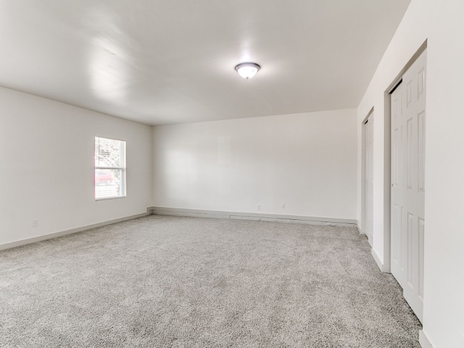 Building Photo - 1112 N Norman Ave