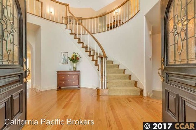 Building Photo - 621 Blue Spruce Dr
