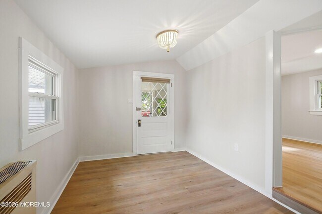 Foto del edificio - 1208 Maplewood Rd