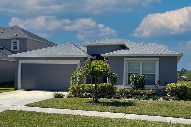 Building Photo - 1725 La Maderia Dr