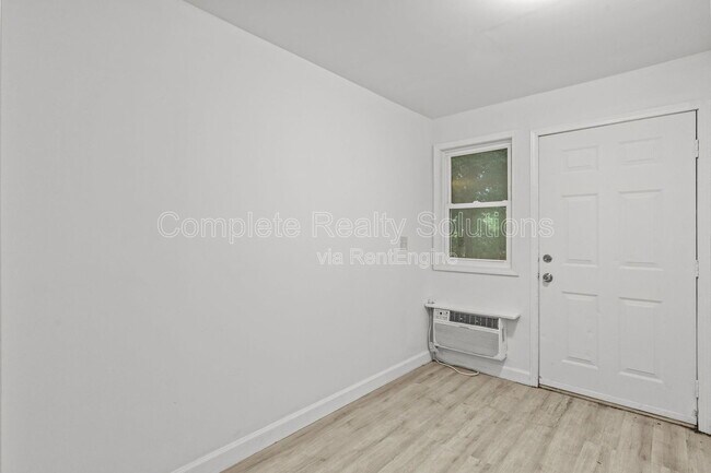 Foto del edificio - 1240 Saline Rd