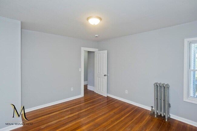 Foto del edificio - Single Family Home just minutes away from E. Longmeadow!