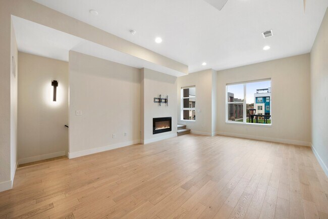 Foto del edificio - 3048 Wilson Ct