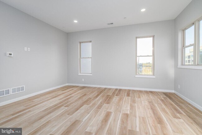 Building Photo - 1220 S 27th St