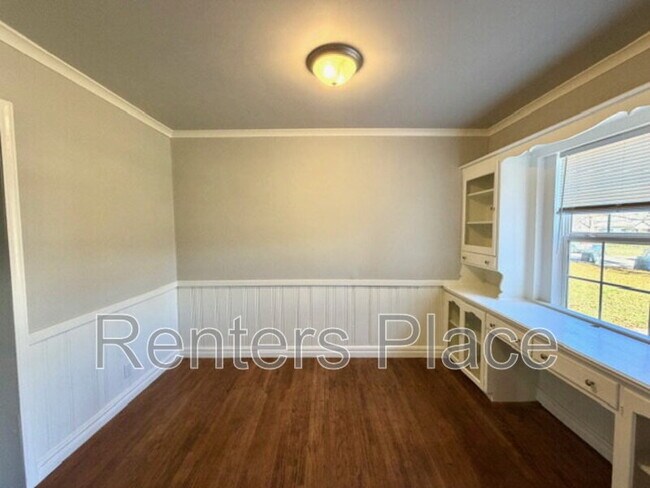 Foto del edificio - 1328 S Erie Ave