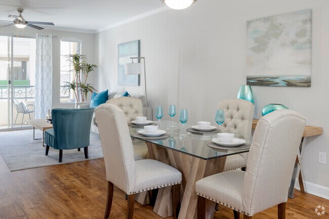 2 habitaciones, 2 baños, 111,5 m2, comedor - Palazzo Townhomes