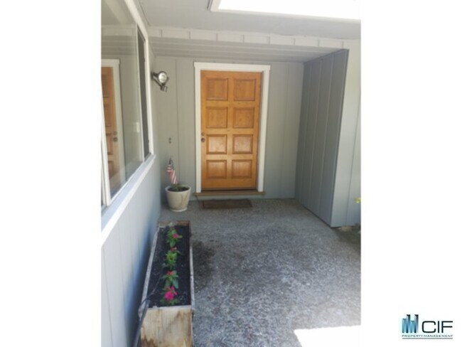 Building Photo - 111 Skylark Ln