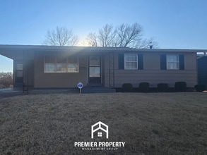 Building Photo - 1620 Tahoe Dr