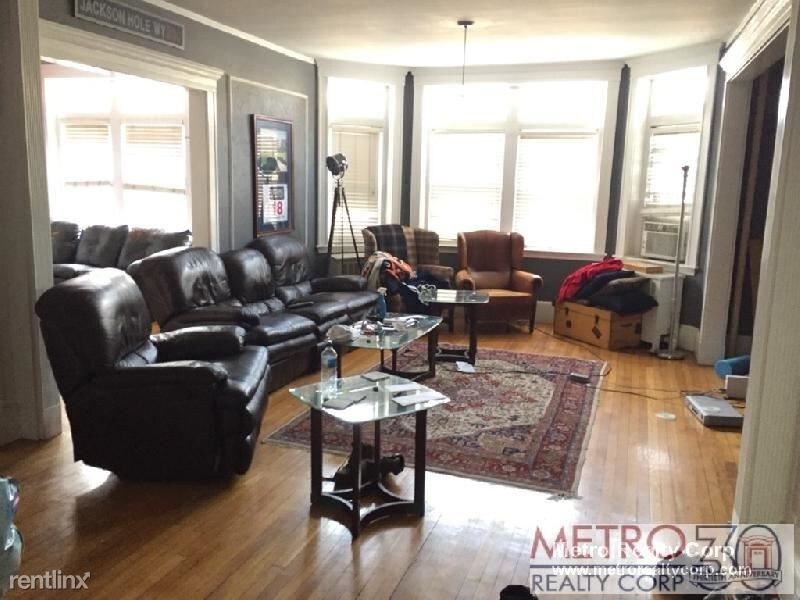 Primary Photo - 1097 Beacon St