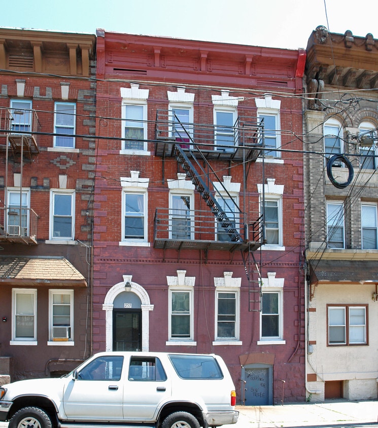 Building Exterior - 253 Walker St