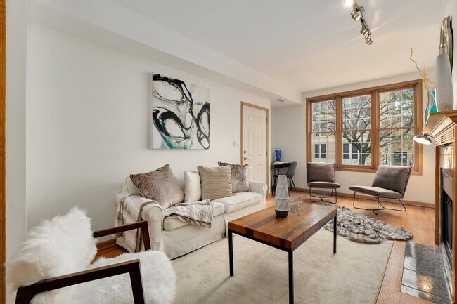 Foto del edificio - 1431 N Leavitt St