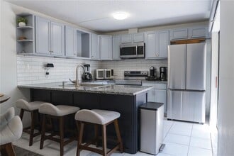Building Photo - 5349 Bamboo Ct